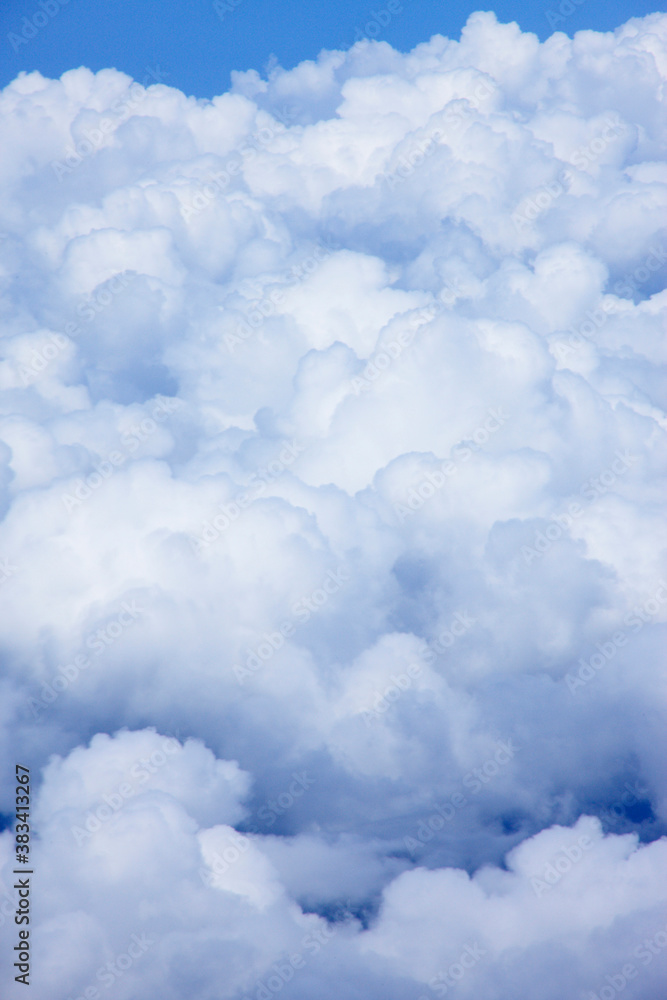 上空の雲 上空の雲