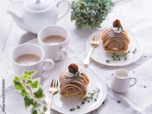 Wallpaper Mural 秋スイーツ モンブランでティータイム Torontodigital.ca