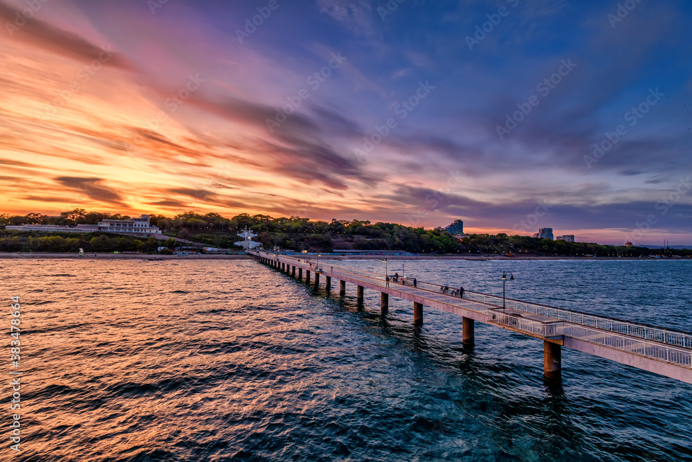 Fototapeta premium sunset at the pier