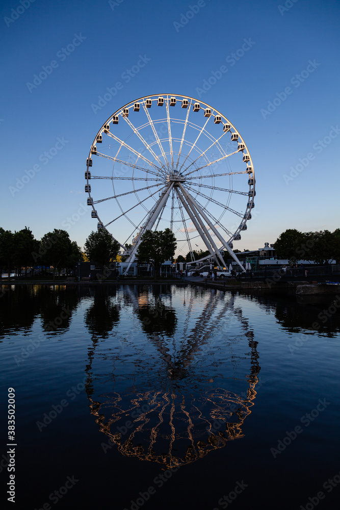 Great wheel of Montreal with his panoramic view 60 of meters high