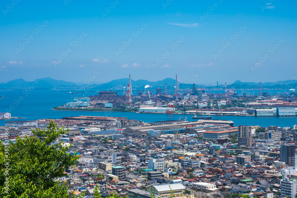 Fototapeta premium 夏の高塔山展望台から見る北九州景観