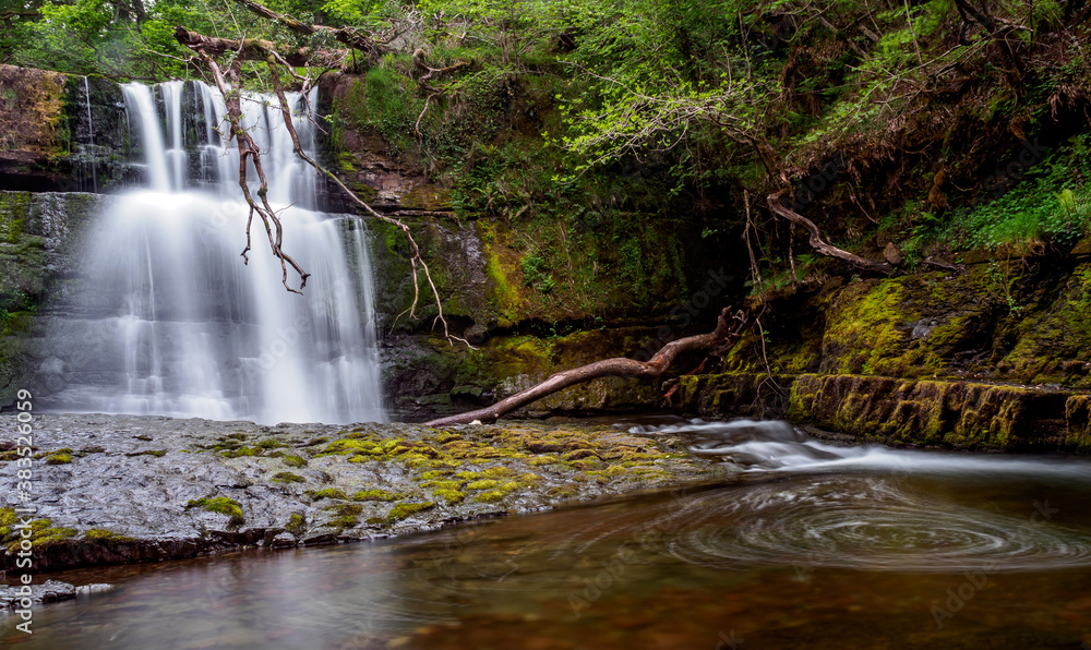 Obraz premium Waterfall on Afon Hepste, South Wales