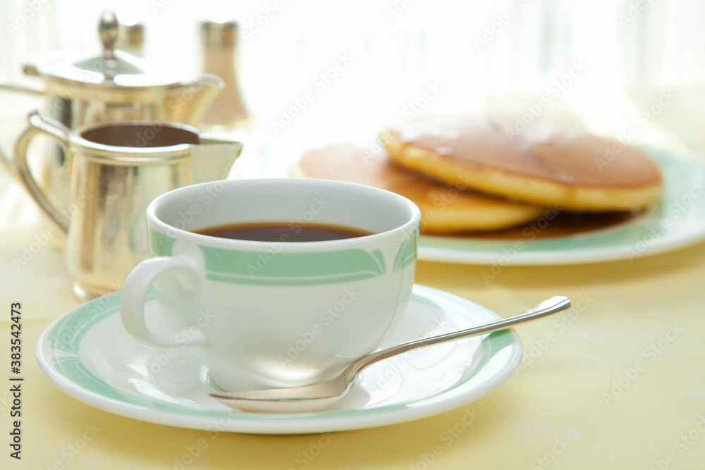 朝食のパンケーキとコーヒー 朝食のパンケーキとコーヒー