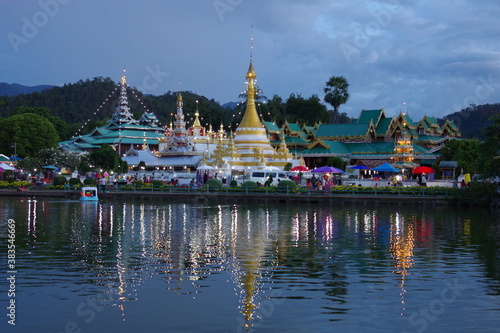 タイのメーホンソーンの夜景