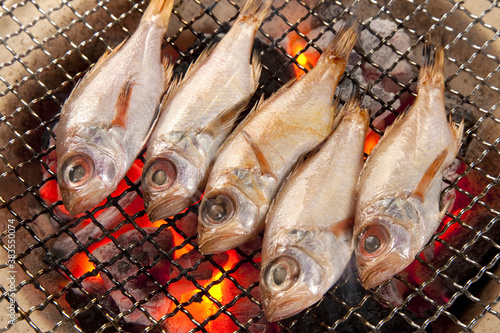 干し魚の炭焼き photo