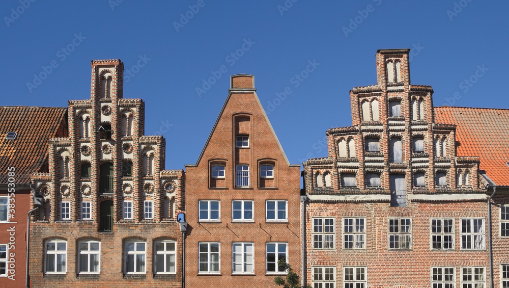Lüneburg - Altstadthäuser, historisch neben neuzeitlich, Niedersachsen, Deutschland, Europa Lüneburg - Altstadthäuser, historisch neben neuzeitlich, Niedersachsen, Deutschland, Europa