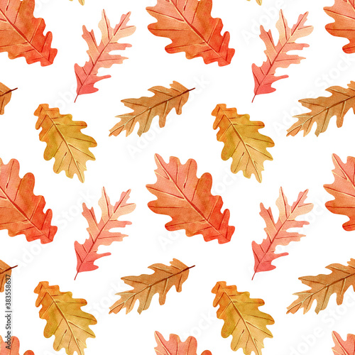 Seamless watercolor pattern with oak fall leaves for fabric, decor, template design