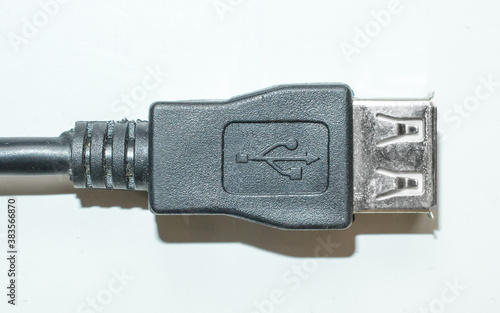 Extension cable for connecting USB devices to a computer