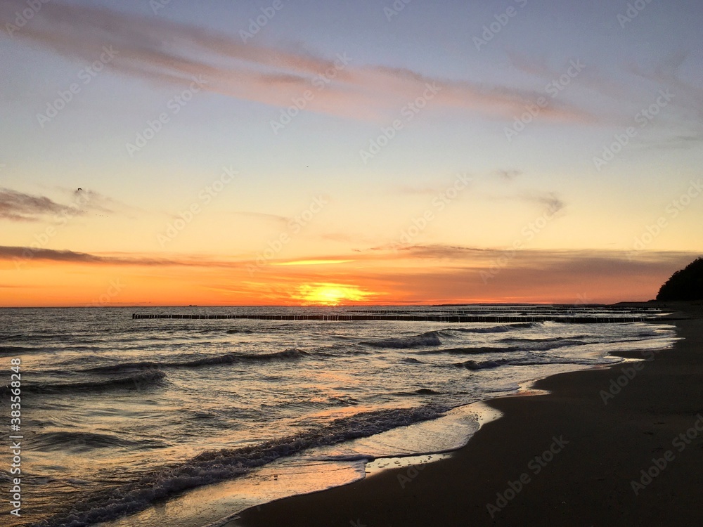 Sonnenaufgang an der Ostsee am Strand von Koserow 