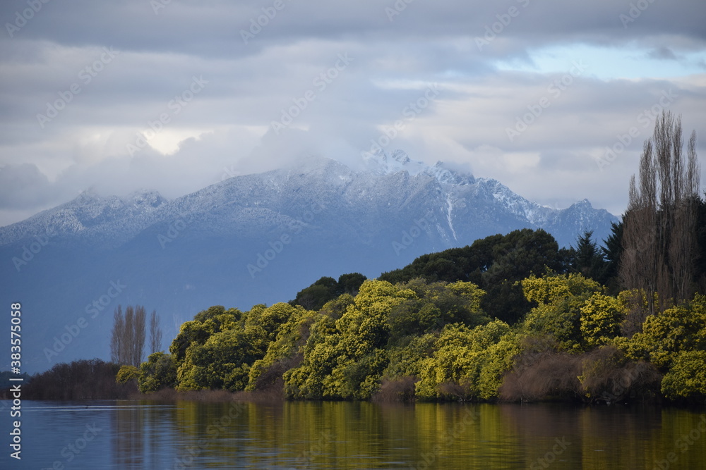 Fototapeta premium lago paisaje