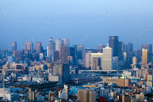 大阪西区から見る北区方面の町並み © Paylessimages