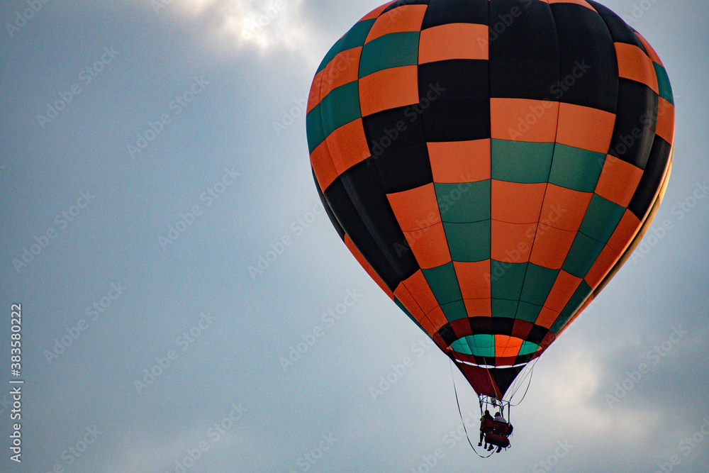 Fototapeta premium Fall Hot Air Balloon in Flight