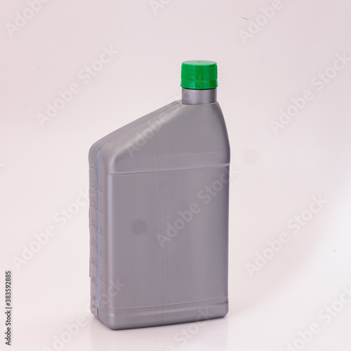 Oil and lubricant chemistry canister