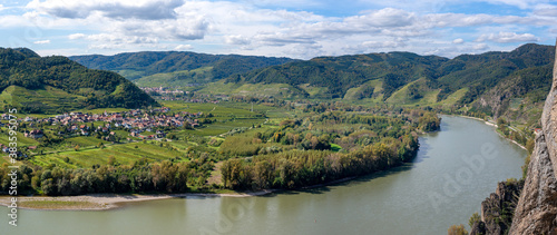 Wachaupanorama Donaulandschaft bei Dürnstein
