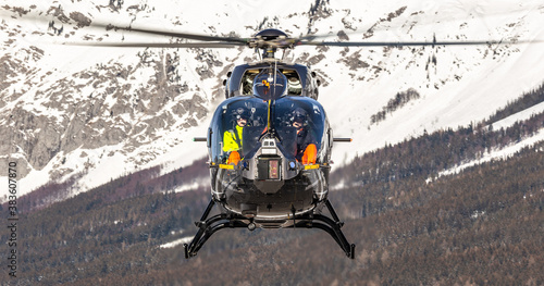 Fotografie hovering helicopter