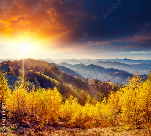 Fototapeta Naklejka Na Ścianę i Meble -  Majestic autumn landscape