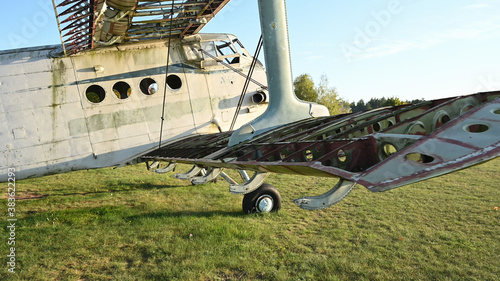 Quadro em tela Broken plane on the plain