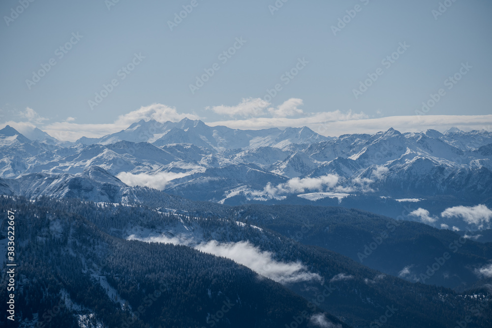 Blick von der Brecherspitze auf die Alpen