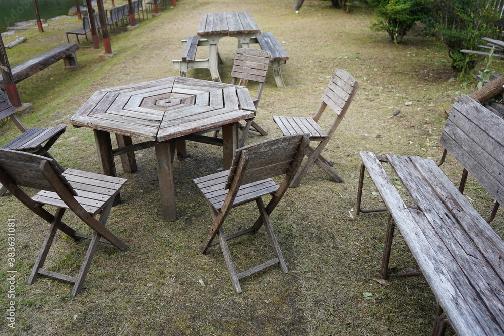 ハイキング　外のテーブルセット　BBQ 公園　休憩　アウトドア