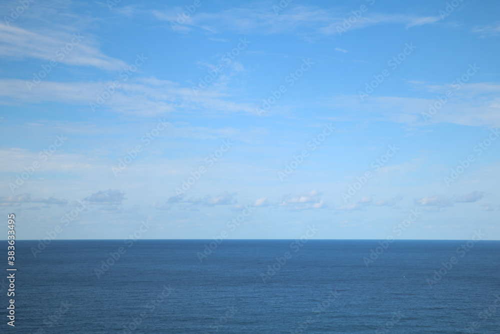 青空と海の水平線 sunny sky and oceans horizon 1