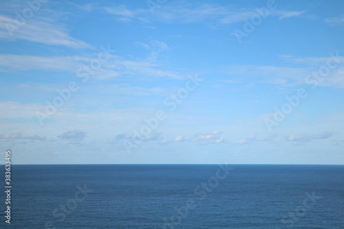 青空と海の水平線 sunny sky and oceans horizon 1