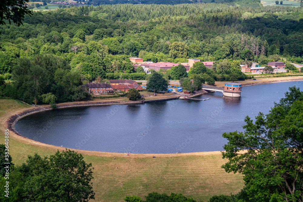 Obraz premium Trimpley Reservoir in summertime from above
