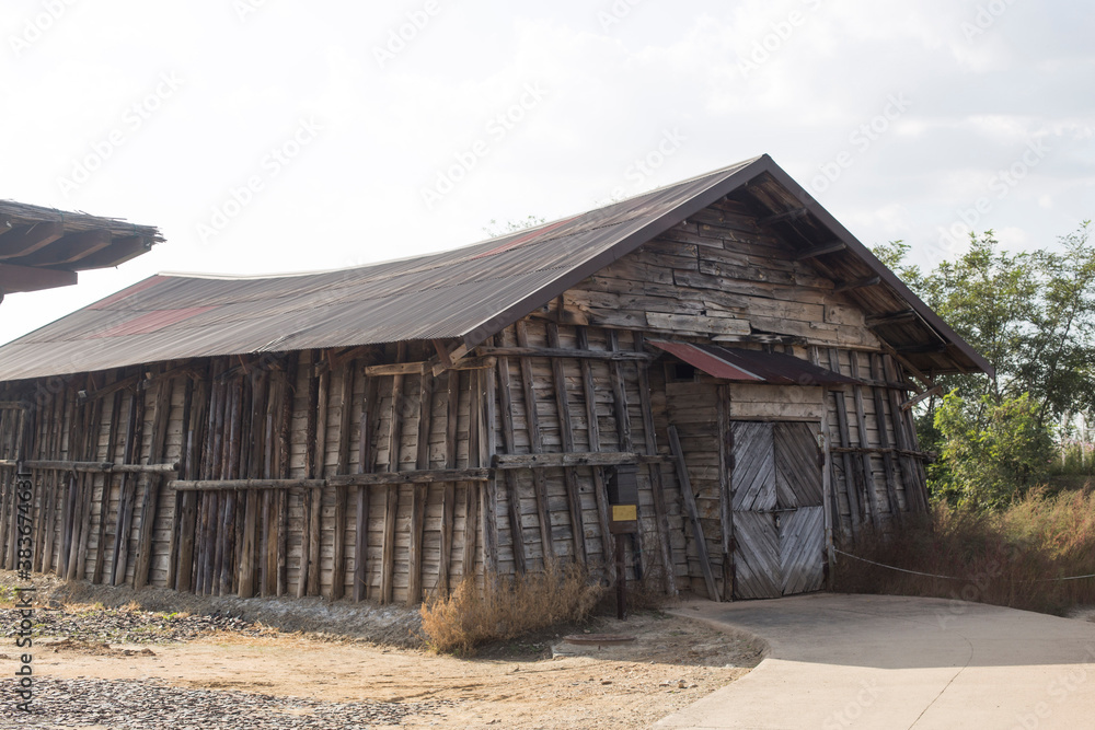 The wooden warehouse for storing salt after harvesting. The wooden warehouse for storing salt after harvesting.