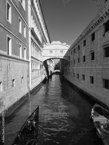 Ponte dei Sospiri in Venice. Venetian river. Venice architecture.