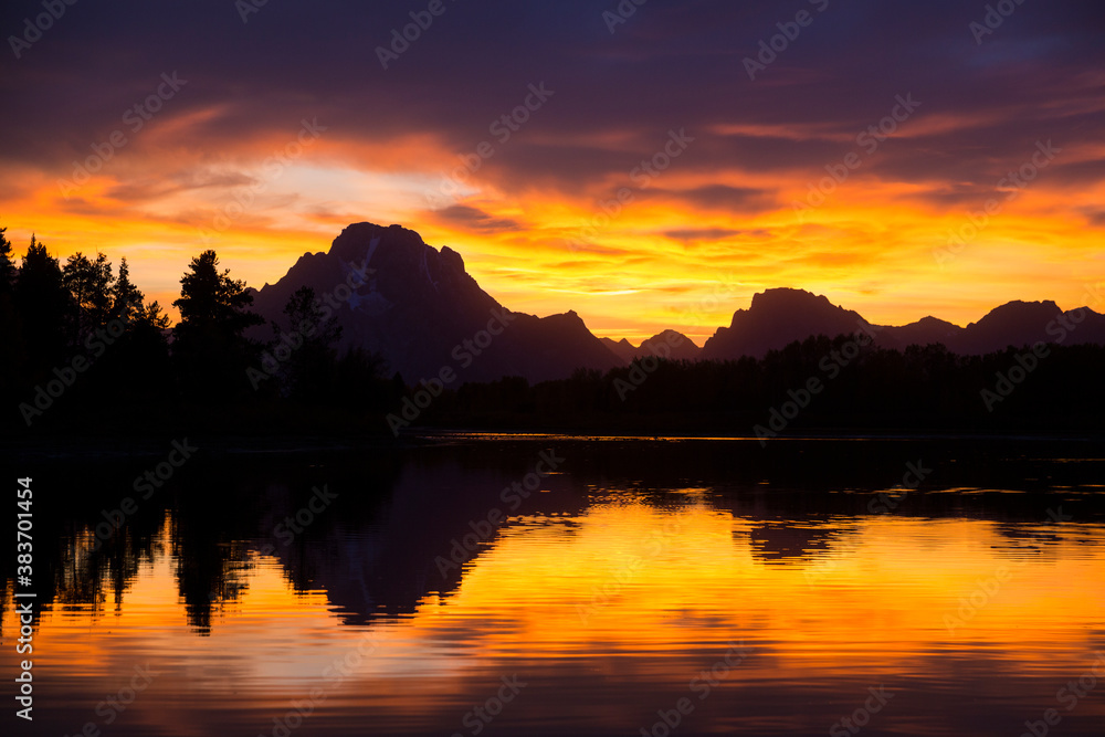 Beautiful landscape of the sunset at Oxbow Bend in Grand Teton National Park (Wyoming).