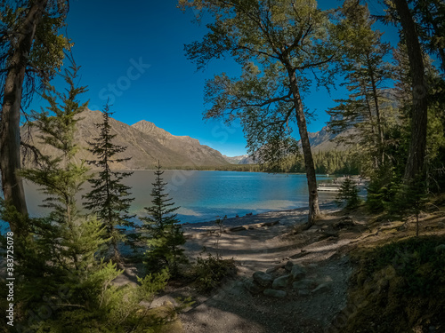 Fototapeta Naklejka Na Ścianę i Meble -  Mountain Lake