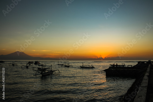 Sunrise at Sanur Sindhu Beach © MuhammadFadhli