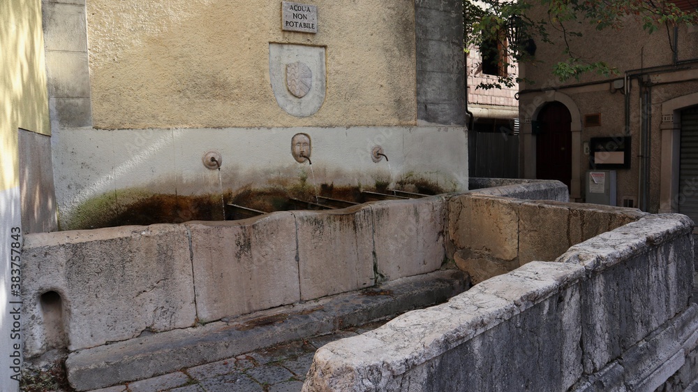 Bagnoli Irpino - Particolare della Fontana del Gavitone