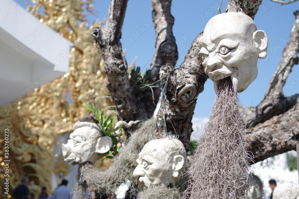 Obraz premium チェンライのワットロンクンの怖い飾り