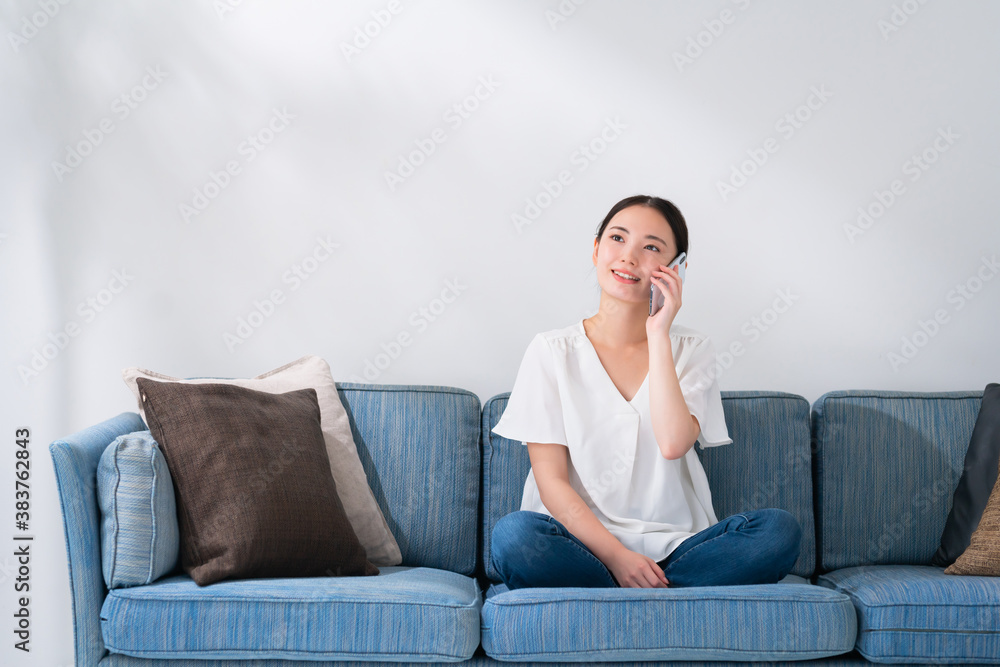 女性 ソファ 女性 ソファ