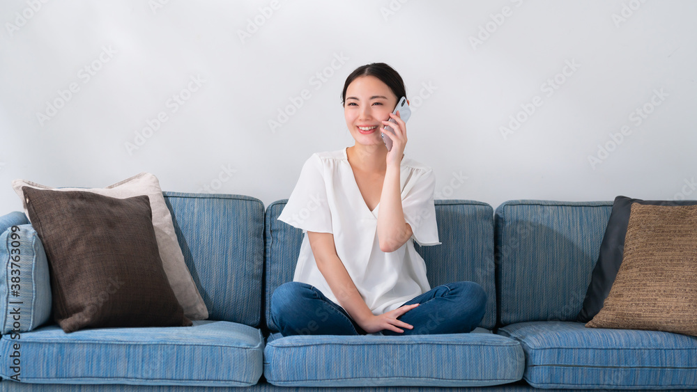 女性 ソファ 女性 ソファ