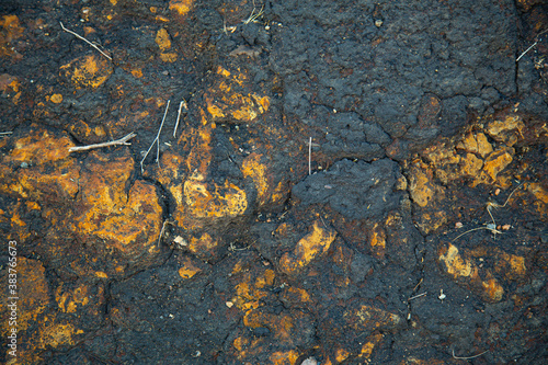 Textura de tierras arcillosa contaminada con petróleo seco photo