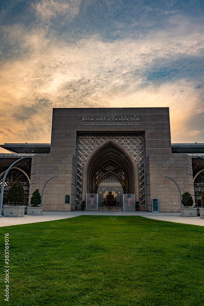 Fototapeta premium Masjid Tuanku Mizan Zainal Abidin, Putrajaya, Malaysia