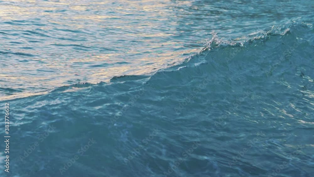 Ocean waves in slow motion 180fps Ocean waves in slow motion 180fps