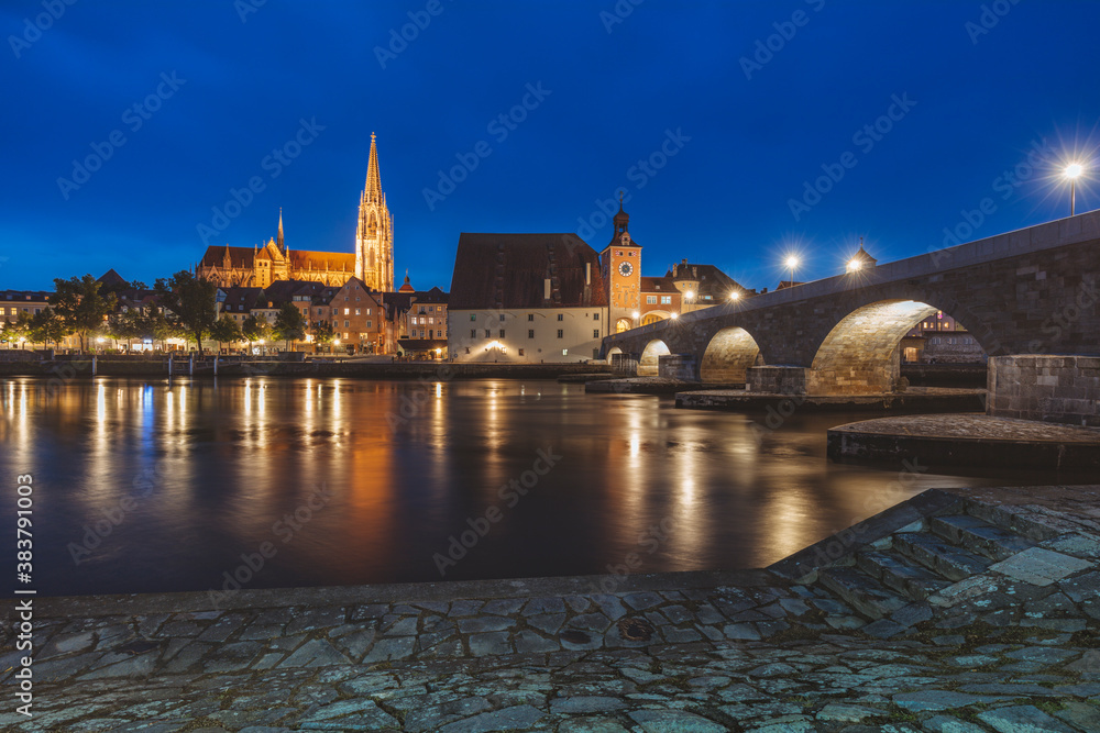Fototapeta premium Panorama of Regensburg at evening