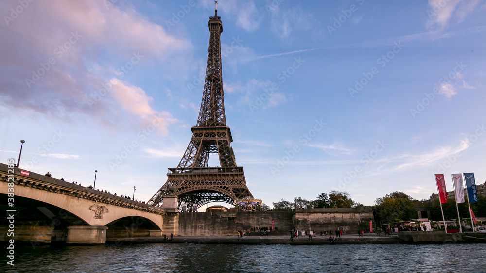 Fototapeta premium The Seine river at Sunset