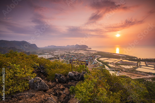 Tableau sur toile Khao dang view point, Sam Roi Yot National park, Prachuapkhirikhan province, Thailand