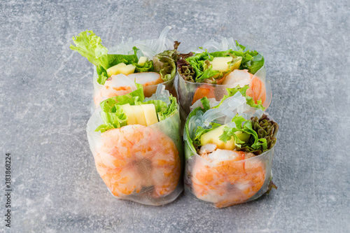 spring roll with shrimp