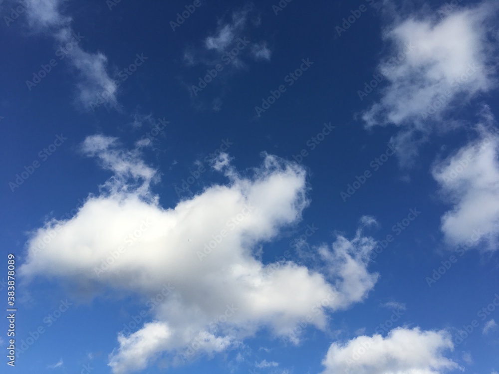 空と雲の青空背景