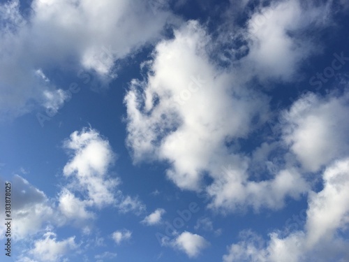 空と雲の青空背景