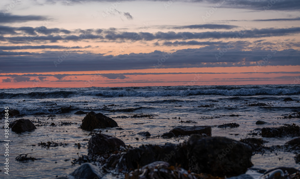 Fototapeta premium sunrise over the sea