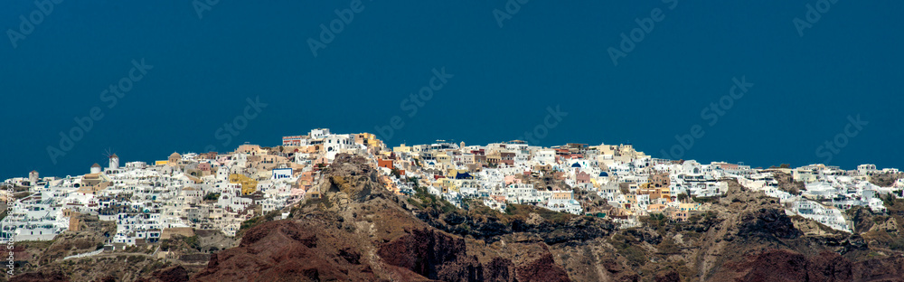 Vue panoramique de Oia sur l'île de Santorin, Grèce