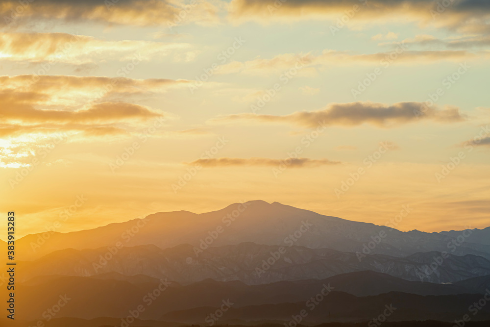 朝焼けの霊峰白山