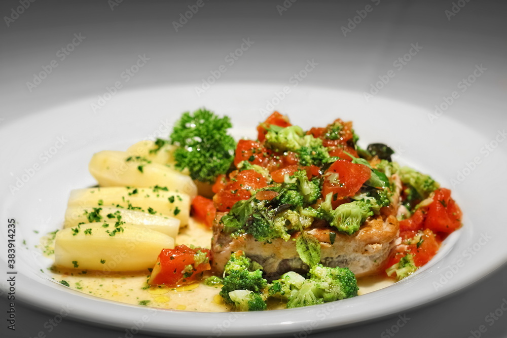 tuna with potatoes, broccoli and chopped tomato sauce