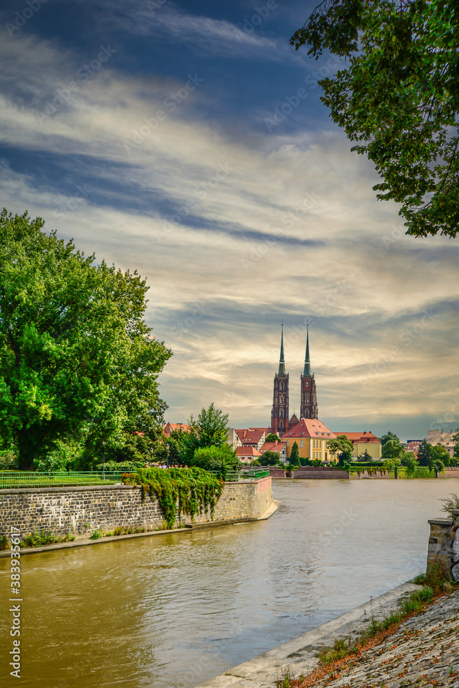 Obraz premium City of Wroclaw in a sunny summer, Poland