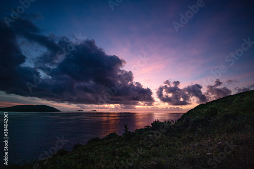 Early hiking with a rising sun in Hong Kong © Cheung